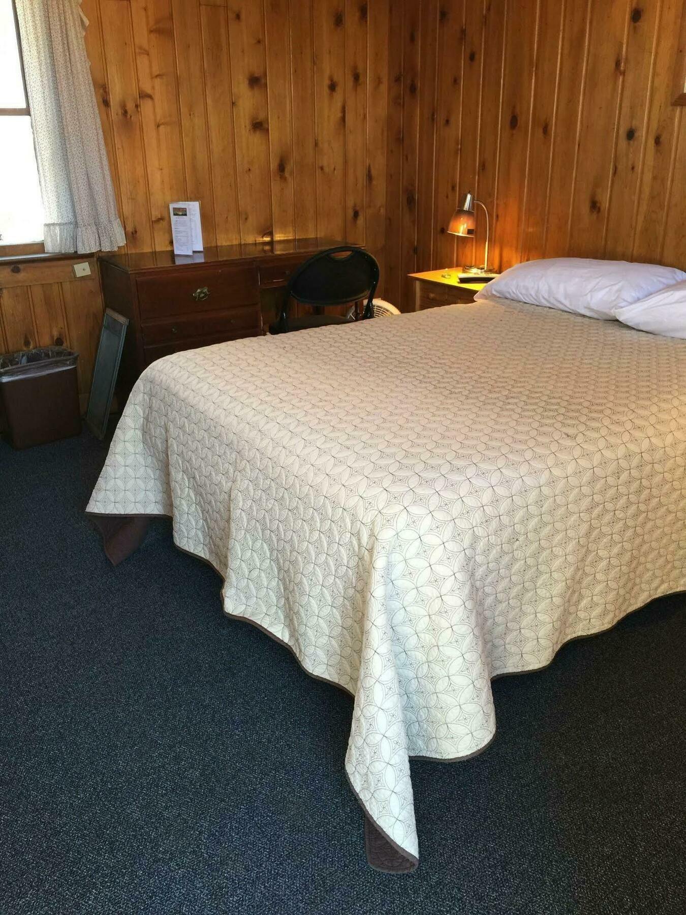 Whistling Swan Motel East Glacier Park Village Ngoại thất bức ảnh